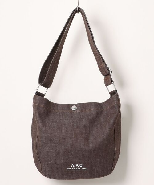 A.P.C.(アーペーセー)の「BESACE JOURNAL SMALL(ショルダーバッグ・メンズ・ブラウン系その他・ONESIZE)」の1枚目の写真