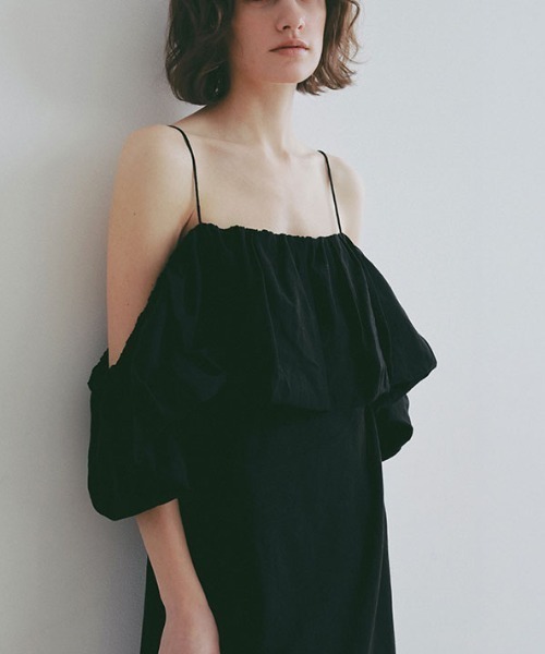 ETRE TOKYO(エトレトウキョウ)の「フリルキャミベアワンピース(ワンピース・レディース・ホワイト/ブラック・S/M)」の4枚目の写真