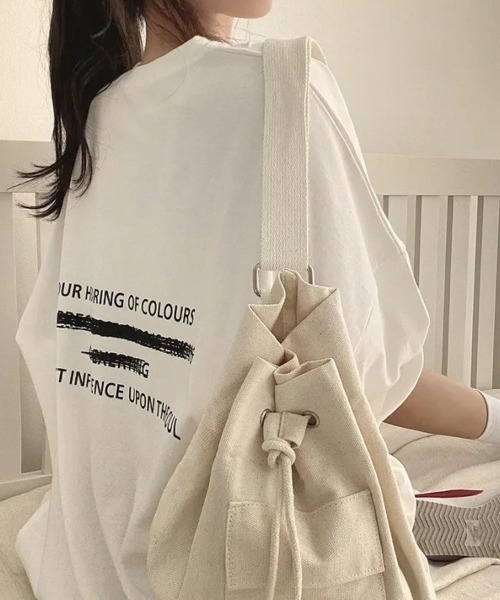 Lips(リップス)の「存在感のあるバックプリントが映える!こなれ感たっぷりのオーバーサイズTシャツ(Tシャツ/カットソー・レディース・ホワイト/ネイビー/ダークグレー/ブラック・FREE)」の1枚目の写真