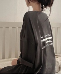 存在感のあるバックプリントが映える！こなれ感たっぷりのオーバーサイズTシャツ