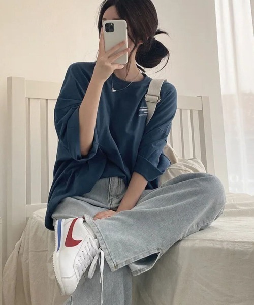 Lips(リップス)の「存在感のあるバックプリントが映える!こなれ感たっぷりのオーバーサイズTシャツ(Tシャツ/カットソー・レディース・ホワイト/ネイビー/ダークグレー/ブラック・FREE)」の14枚目の写真