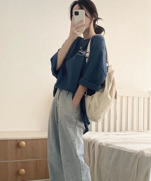 Lips(リップス)の「存在感のあるバックプリントが映える!こなれ感たっぷりのオーバーサイズTシャツ(Tシャツ/カットソー・レディース・ホワイト/ネイビー/ダークグレー/ブラック・FREE)」の12枚目の写真
