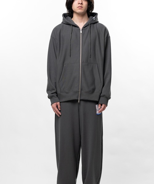 In・stru(men-tal).(インストルメンタル)の「French Terry Zip-up Hoodie(パーカー・メンズ・ダークグレー/ブラック・46/44/48)」の2枚目の写真