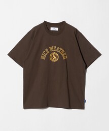 ＜NICE WEATHER＞ロゴプリント Tシャツ
