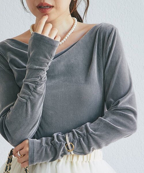 La boutique BonBon（ラブティックボンボン）の「【女っぽニュアンス】フロッキーチュールドレープネックカットソー（Tシャツ/カットソー・レディース・オフホワイト/ピンク/グレー・FREE）」の3枚目の写真