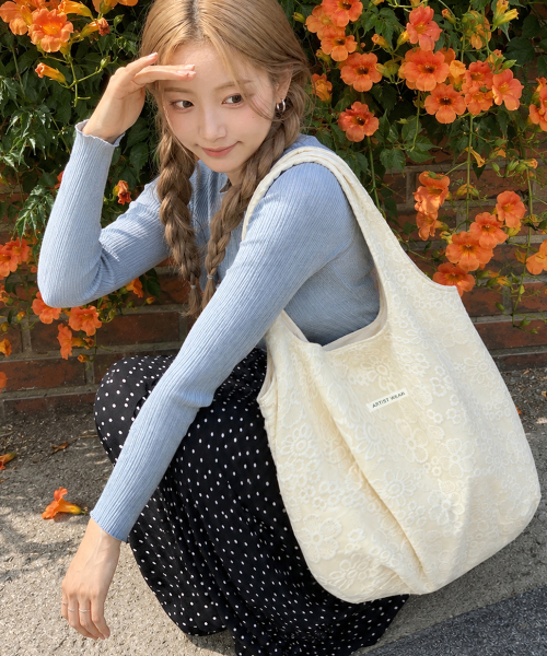 ARTISTWEAR（アーティストウェア）の「[ATW] ブルーム刺繍シングルバッグ（エコバッグ/サブバッグ・レディース・その他・FREE）」の3枚目の写真