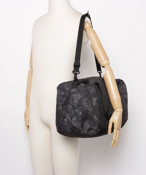GREGORY(グレゴリー)の「クラシックダッフルXS CLASSIC DUFFEL XS シャドウタペストリー(ボストンバッグ・メンズ・ブラック系その他・-)」の5枚目の写真