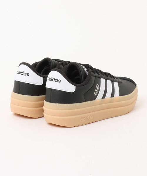 adidas(アディダス)の「adidas アディダス VL COURT BOLD レディーススニーカー 厚底 プラットフォーム(VLコートボールド) IH3081 コアブラック/フットウェアホワイト(スニーカー・レディース・ブラック・22.5cm/25.0cm/24.5cm/24.0cm/23.5cm/23.0cm)」の2枚目の写真