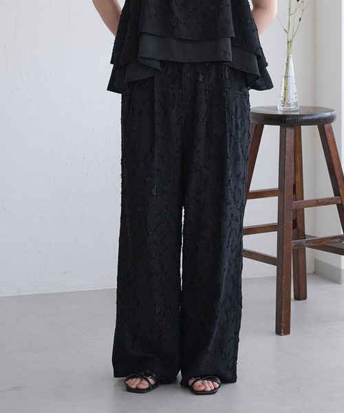 raffime(ラフィミー)の「【Raffime】【セットアップ可能】ジャガード2タック入りパンツ(その他パンツ・レディース・アイボリー/ブラック・MEDIUM/SMALL/LARGE)」の2枚目の写真