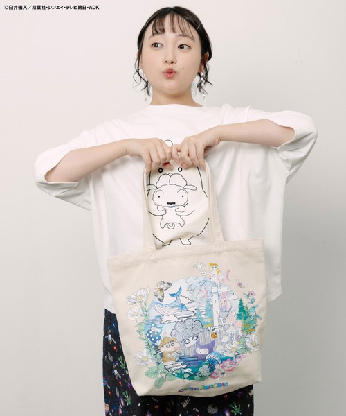 ScoLar(スカラー)の「462022:クレヨンしんちゃん×ScoLar 不思議な夏の花柄バッグ(トートバッグ・レディース・ブラック/アイボリー・FREE)」の2枚目の写真