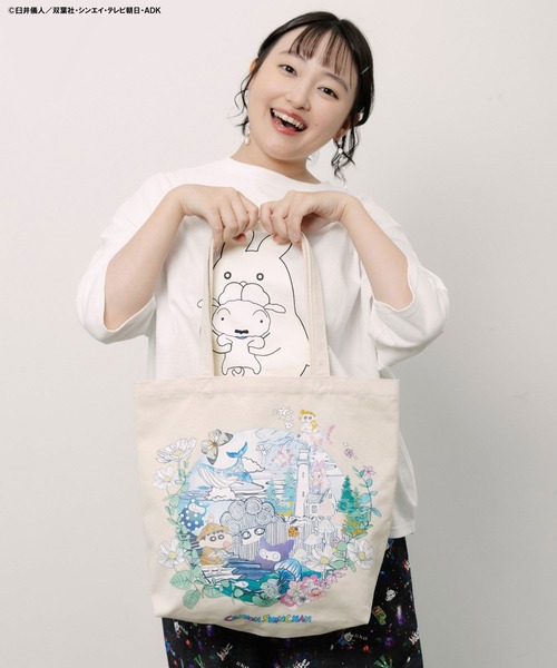 ScoLar(スカラー)の「462022:クレヨンしんちゃん×ScoLar 不思議な夏の花柄バッグ(トートバッグ・レディース・ブラック/アイボリー・FREE)」の3枚目の写真