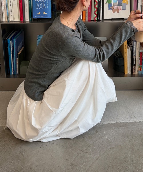 junoah(ジュノア)の「レースドッキングニットトップス(ニット/セーター・レディース・アイボリー/チャコール/ブラック・LARGE/MEDIUM)」の7枚目の写真