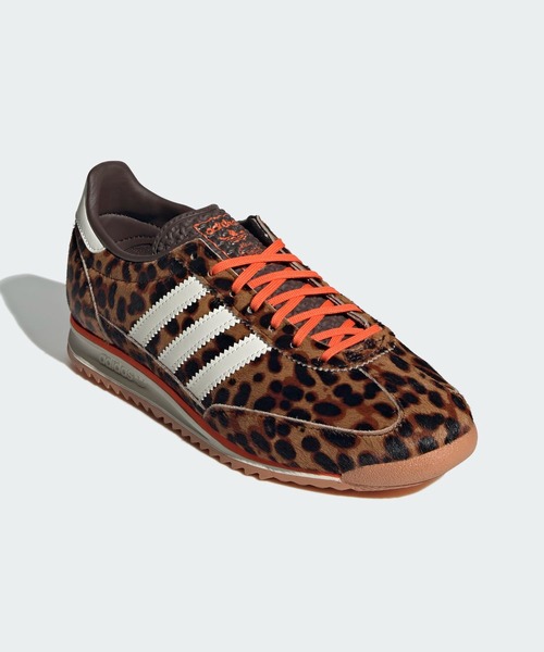 adidas（アディダス）の「SL 72 OG / アディダスオリジナルス adidas Originals（スニーカー・レディース・ブラウン・25.5cm/22.0cm/25.0cm/24.5cm/23.0cm/24.0cm/23.5cm/22.5cm/27.5cm/27.0cm/28.0cm/26.5cm/26.0cm）」の4枚目の写真