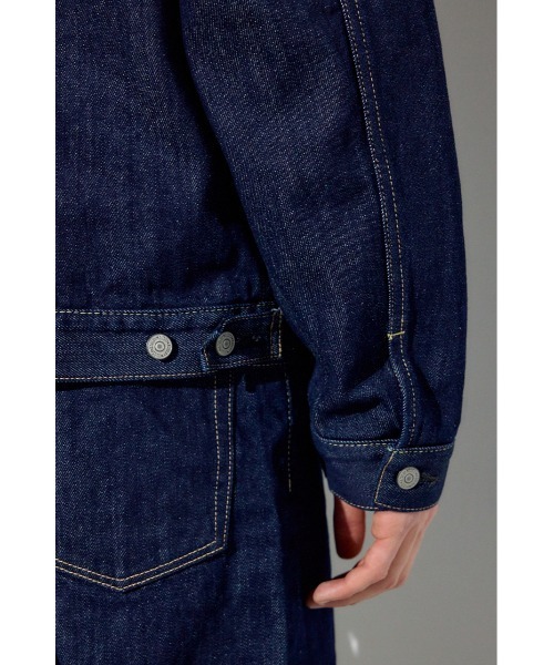 AZUL by moussy(アズールバイマウジー)の「【セットアップ対応】セカンドタイプデニムジャケット 秋服 羽織り 長袖(デニムジャケット・メンズ・ワンウォッシュ/ブルー・MEDIUM/SMALL/LARGE)」の6枚目の写真