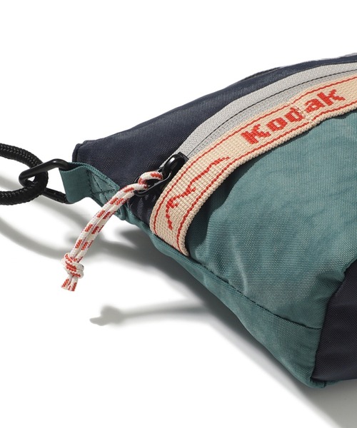 KODAK（コダック）の「コダックアパレル  Hardy Kodachrome Mini Cross Bag（ショルダーバッグ・メンズ・ブルー・ﾌﾘ-）」の3枚目の写真