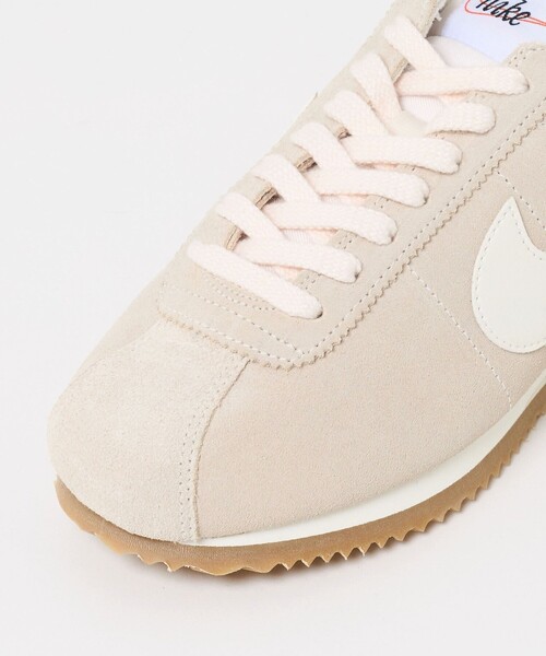 NIKE(ナイキ)の「<NIKE>CORTEZ SUE スニーカー(スニーカー・レディース・ベージュ・22.5cm/24.5cm/23cm/25cm/25.5cm/23.5cm/24cm)」の3枚目の写真