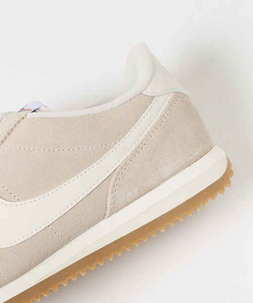 NIKE(ナイキ)の「<NIKE>CORTEZ SUE スニーカー(スニーカー・レディース・ベージュ・22.5cm/24.5cm/23cm/25cm/25.5cm/23.5cm/24cm)」の4枚目の写真