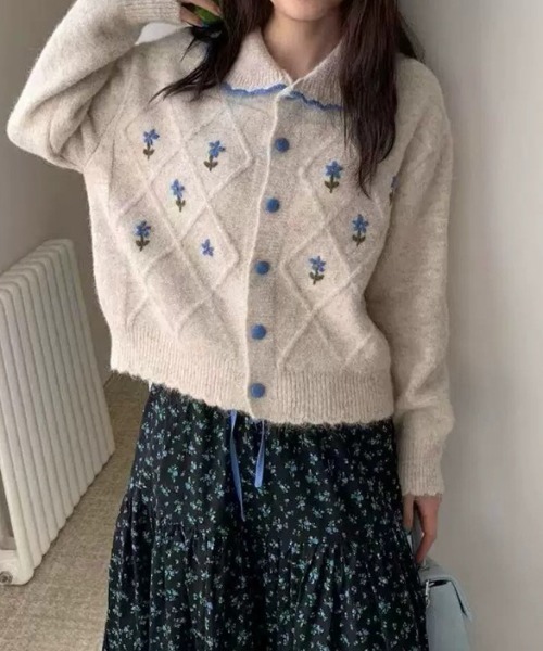 SHEPP(シープ)の「【26年秋冬新作】フラワー刺繍 ダイヤ柄 襟付き ニットカーディガン(ニット/セーター・レディース・ブラック/アイボリー/グレー・F)」の22枚目の写真