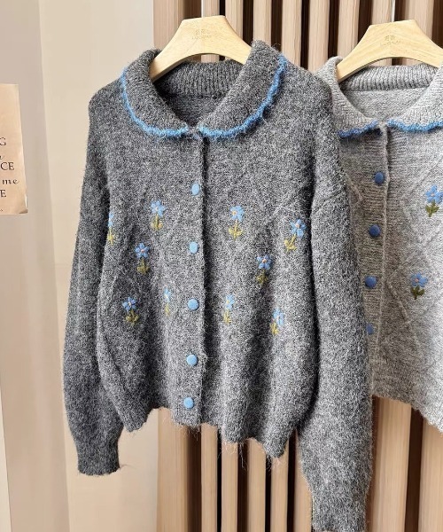 SHEPP(シープ)の「【26年秋冬新作】フラワー刺繍 ダイヤ柄 襟付き ニットカーディガン(ニット/セーター・レディース・ブラック/アイボリー/グレー・F)」の8枚目の写真