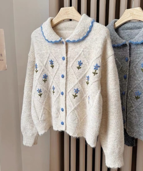 SHEPP(シープ)の「【26年秋冬新作】フラワー刺繍 ダイヤ柄 襟付き ニットカーディガン(ニット/セーター・レディース・ブラック/アイボリー/グレー・F)」の7枚目の写真