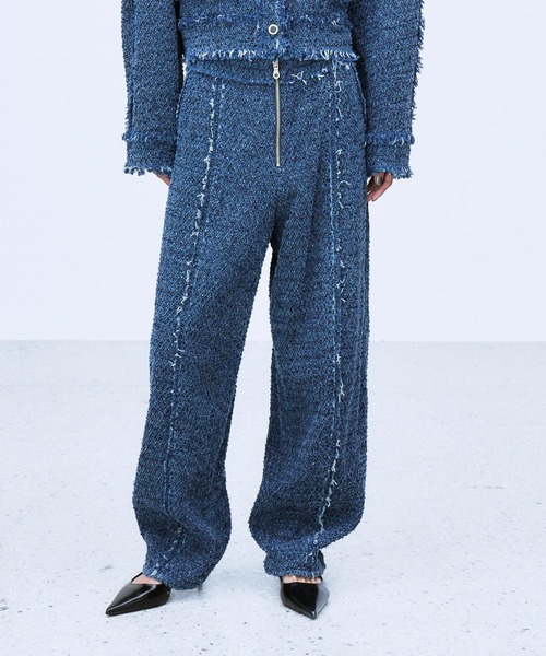 THINGS THAT MATTER(シングス ザット マター)の「PUNCHING DENIM TWEEDY PANTS / パンチング デニム ツイーディ パンツ(デニムパンツ・レディース・ブルー/ブラック・2/1)」の1枚目の写真