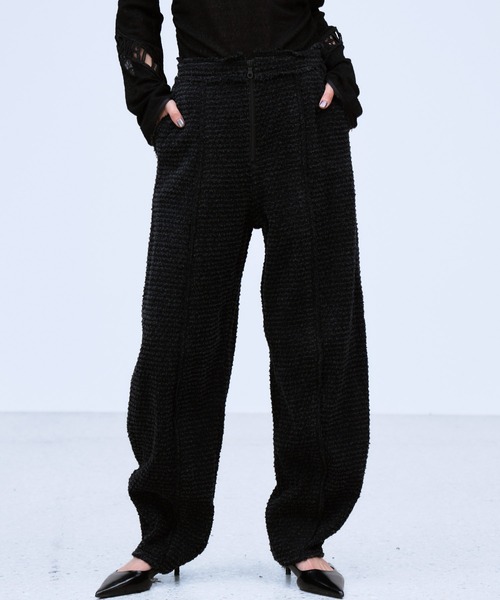 THINGS THAT MATTER(シングス ザット マター)の「PUNCHING DENIM TWEEDY PANTS / パンチング デニム ツイーディ パンツ(デニムパンツ・レディース・ブルー/ブラック・2/1)」の2枚目の写真