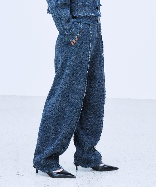 THINGS THAT MATTER(シングス ザット マター)の「PUNCHING DENIM TWEEDY PANTS / パンチング デニム ツイーディ パンツ(デニムパンツ・レディース・ブルー/ブラック・2/1)」の4枚目の写真