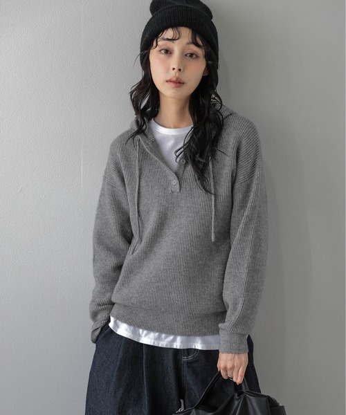 La-gemme(ラジェム)の「ヘンリーネック/ニットフーディー/こなれ感(パーカー・レディース・ブラック/グレー/アイボリー/モカ・フリー)」の3枚目の写真