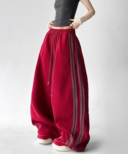 MASHIRO(マシロ)の「【MASHIRO】4ラインワイドスウェットトラックパンツ ストリート(MA/EKW175)(スウェットパンツ・レディース・レッド/ホワイト・FREE)」の4枚目の写真