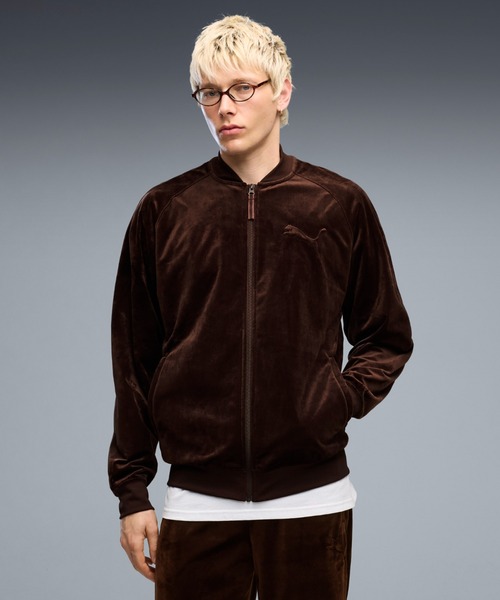 PUMA(プーマ)の「PUMA プーマ メンズ ESS エレベーテッド リラックスド ベロア トラックジャ(ジャージ・メンズ・ネイビー/ダークブラウン系/ブラック×レッド・LARGE/XX-LARGE/MEDIUM/SMALL/X-LARGE)」の1枚目の写真