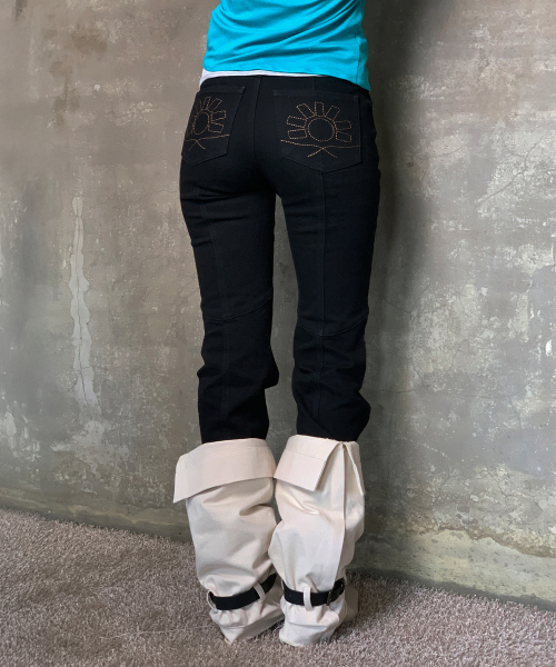 MOODBETTER（ムード ベター）の「FLARED BOOTCUT DENIM PANTS BLACK（デニムパンツ・レディース・その他・SMALL/MEDIUM）」の4枚目の写真