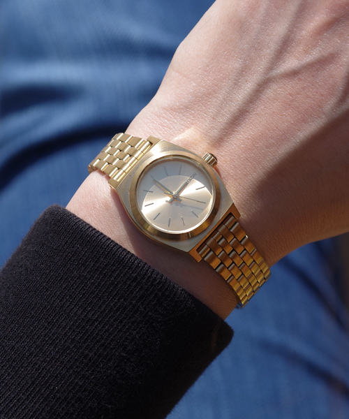 NIXON（ニクソン）の「【NIXON/ニクソン】SMALL TIME TELLER （アナログ腕時計・レディース・ピンクゴールド/インディゴブルー/ゴールド系その他/ゴールド/ブラック/ピンク/シルバー×ゴールド・FREE）」の6枚目の写真