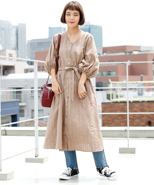 RAY CASSIN(レイカズン)の「TY ドビー袖ボリュームガウンワンピース(ワンピース・レディース・オフホワイト/ブラウン/ブラック・FREE)」の6枚目の写真