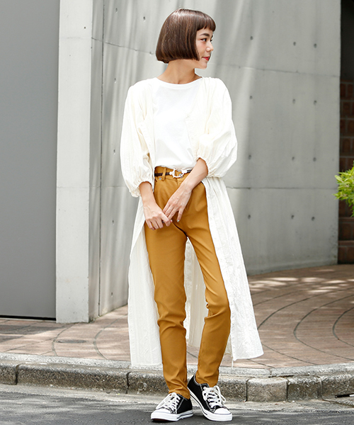 RAY CASSIN(レイカズン)の「TY ドビー袖ボリュームガウンワンピース(ワンピース・レディース・オフホワイト/ブラウン/ブラック・FREE)」の5枚目の写真