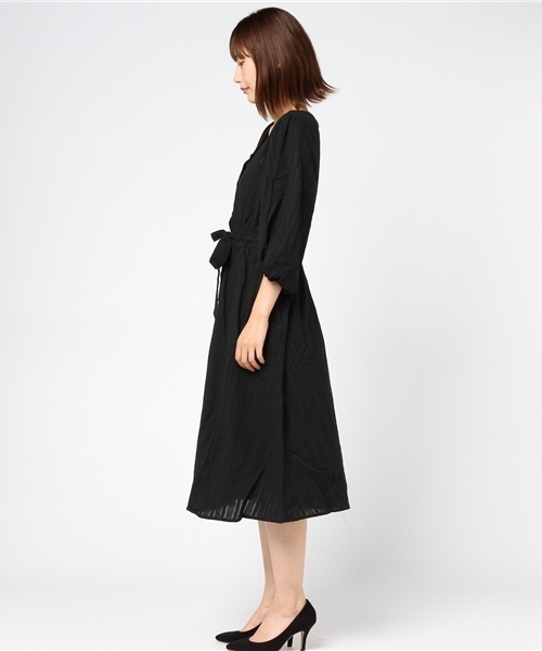 RAY CASSIN(レイカズン)の「TY ドビー袖ボリュームガウンワンピース(ワンピース・レディース・オフホワイト/ブラウン/ブラック・FREE)」の9枚目の写真