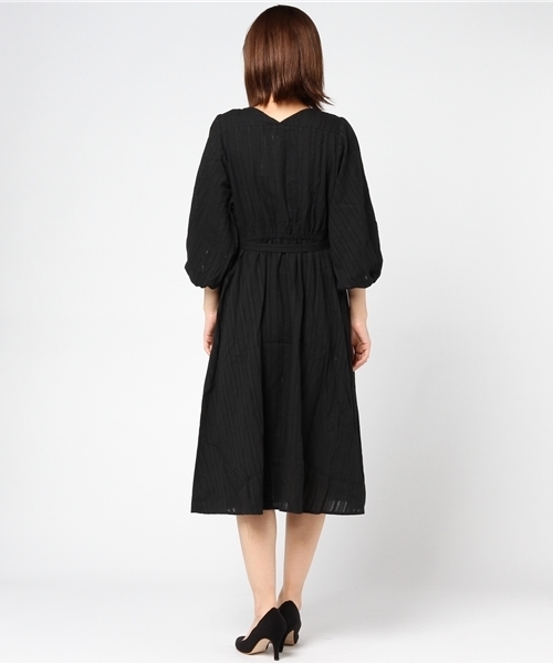 RAY CASSIN(レイカズン)の「TY ドビー袖ボリュームガウンワンピース(ワンピース・レディース・オフホワイト/ブラウン/ブラック・FREE)」の10枚目の写真