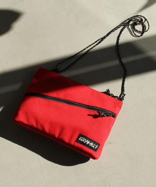 Gramicci（グラミチ）の「Gramicci(グラミチ)別注メッシュニットサコッシュバッグ（ショルダーバッグ・メンズ・ホワイト/ブラック/ネイビー/レッド・FREE）」の17枚目の写真