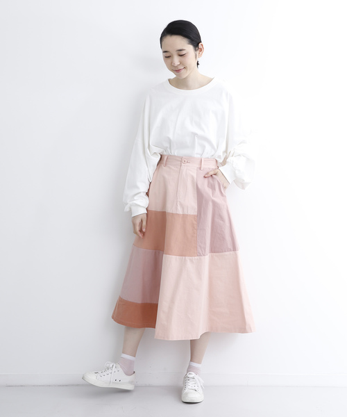 MERLOT(メルロー)の「ビッグシルエットドルマントレーナー1198(スウェット・レディース・ライトブルー/ブラック/オレンジ/ピンク/オフホワイト/レッド/キャメル/グリーン/ブルー・FREE)」の10枚目の写真