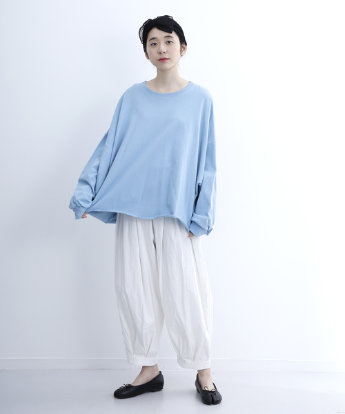 MERLOT(メルロー)の「ビッグシルエットドルマントレーナー1198(スウェット・レディース・ライトブルー/ブラック/オレンジ/ピンク/オフホワイト/レッド/キャメル/グリーン/ブルー・FREE)」の15枚目の写真