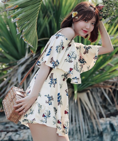 TeddyShop（テディショップ）の「体型カバー水着 レディース ふんわりスリーブ オフショルワンピース【WEB限定】（水着・レディース・ブラック/ブラック系その他/ホワイト系その他/オフホワイト/ホワイト/ブラック系その他2/グリーン/ネイビー/ブルー系その他/ブラック系その他3/ベージュ/ブラック×ブラック/ブルー系その他2/ブラック系その他4/ピンク/レッド/ブラウン/ベージュ系その他/カーキ/ブルー系その他3/グレイッシュベージュ・M/5XL/3XL/2XL/XL/4XL/L）」の11枚目の写真