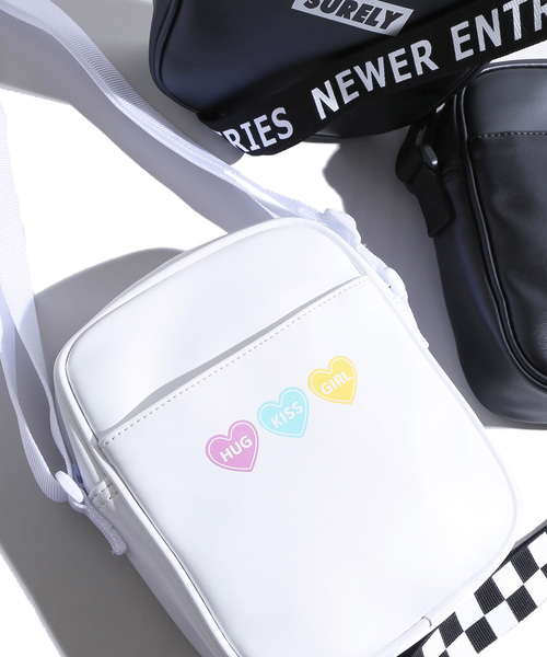 WEGO（ウィゴー）の「WEGO/ポケットボックスミニショルダーバッグ（ショルダーバッグ・レディース・シルバー/その他1/ブラック系その他/ブラック/ホワイト/レッド/ピンク/イエロー/グリーン/マルチ・FREE）」の2枚目の写真