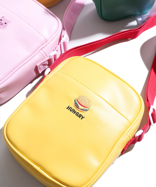 WEGO（ウィゴー）の「WEGO/ポケットボックスミニショルダーバッグ（ショルダーバッグ・レディース・シルバー/その他1/ブラック系その他/ブラック/ホワイト/レッド/ピンク/イエロー/グリーン/マルチ・FREE）」の6枚目の写真