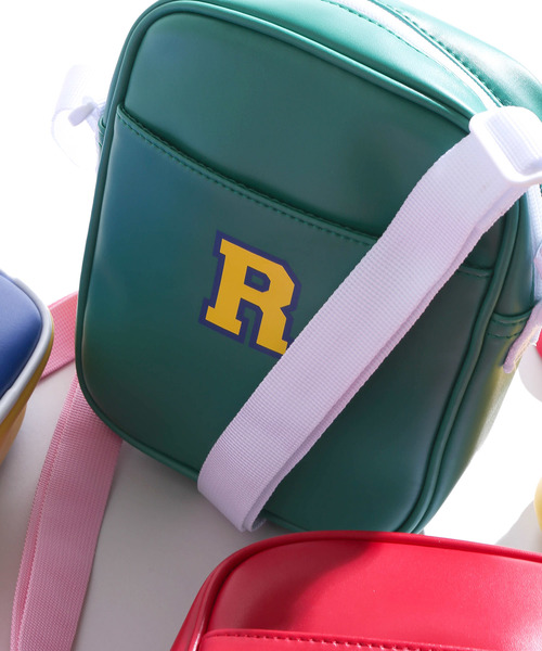 WEGO（ウィゴー）の「WEGO/ポケットボックスミニショルダーバッグ（ショルダーバッグ・レディース・シルバー/その他1/ブラック系その他/ブラック/ホワイト/レッド/ピンク/イエロー/グリーン/マルチ・FREE）」の5枚目の写真