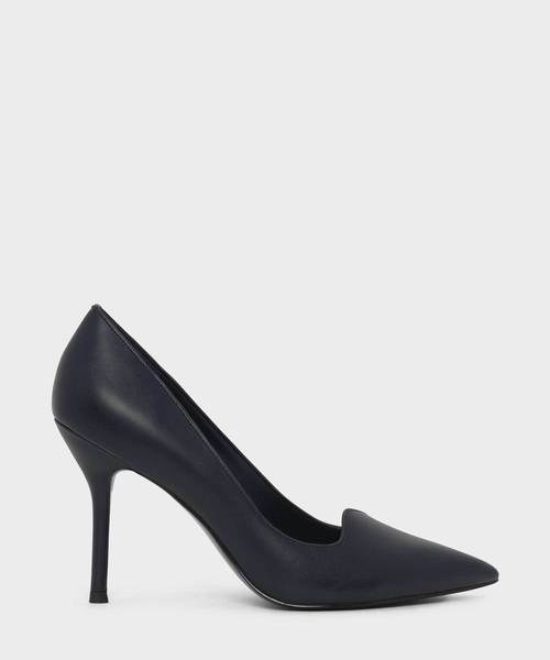 CHARLES & KEITH(チャールズ & キース)の「アシンメトリトップラインパンプス / ASYMMETRICAL TOPLINE PUMPS(パンプス・レディース・ブラック/レッド/ピンク/ダークブルー・22cm/22.5cm/23cm/23.5cm/24.5cm/25cm/25.5cm)」の2枚目の写真