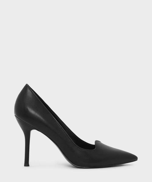 CHARLES & KEITH(チャールズ & キース)の「アシンメトリトップラインパンプス / ASYMMETRICAL TOPLINE PUMPS(パンプス・レディース・ブラック/レッド/ピンク/ダークブルー・22cm/22.5cm/23cm/23.5cm/24.5cm/25cm/25.5cm)」の1枚目の写真