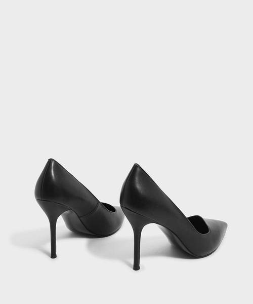 CHARLES & KEITH(チャールズ & キース)の「アシンメトリトップラインパンプス / ASYMMETRICAL TOPLINE PUMPS(パンプス・レディース・ブラック/レッド/ピンク/ダークブルー・22cm/22.5cm/23cm/23.5cm/24.5cm/25cm/25.5cm)」の7枚目の写真