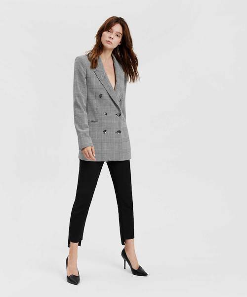 CHARLES & KEITH(チャールズ & キース)の「アシンメトリトップラインパンプス / ASYMMETRICAL TOPLINE PUMPS(パンプス・レディース・ブラック/レッド/ピンク/ダークブルー・22cm/22.5cm/23cm/23.5cm/24.5cm/25cm/25.5cm)」の9枚目の写真