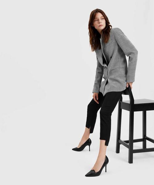 CHARLES & KEITH(チャールズ & キース)の「アシンメトリトップラインパンプス / ASYMMETRICAL TOPLINE PUMPS(パンプス・レディース・ブラック/レッド/ピンク/ダークブルー・22cm/22.5cm/23cm/23.5cm/24.5cm/25cm/25.5cm)」の10枚目の写真