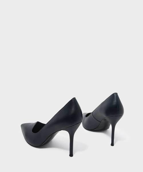 CHARLES & KEITH(チャールズ & キース)の「アシンメトリトップラインパンプス / ASYMMETRICAL TOPLINE PUMPS(パンプス・レディース・ブラック/レッド/ピンク/ダークブルー・22cm/22.5cm/23cm/23.5cm/24.5cm/25cm/25.5cm)」の13枚目の写真