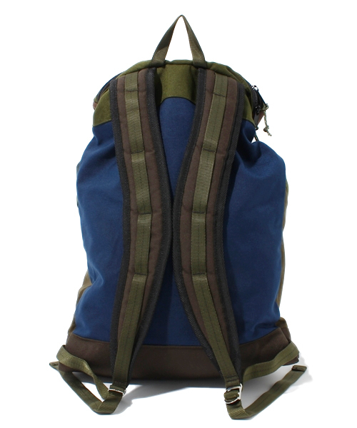 BEAMS(ビームス)の「EPPERSON MOUNTAINEERING / CLIMB PACK(バックパック/リュック・メンズ・ワイン/オリーブ・ONE SIZE)」の5枚目の写真